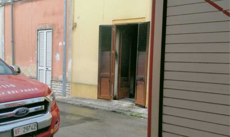 Salice Salentino: dimentica la sigaretta accesa e divampa l’incendio. Grave una 60enne malata di Sla