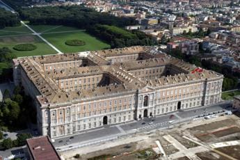 Galleria foto 'Pnrr, Invitalia: al via gara per la riqualificazione delle sorgenti del Fizzo e dell’acquedotto Carolino della Reggia di Caserta' - foto 1
