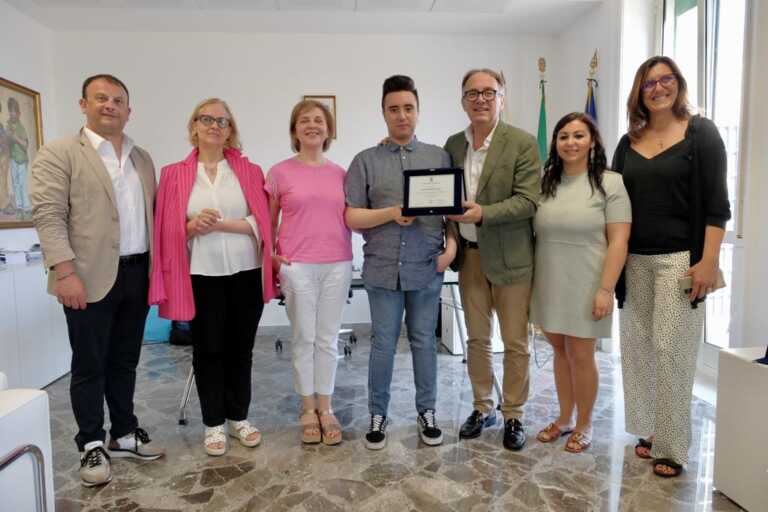 Galleria foto 'Egidio Luigi Fato, studente di Spinazzola, vince il concorso nazionale di lingua francese della Columbus Academy' - foto 3