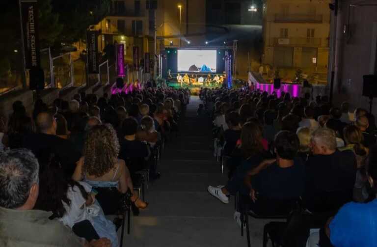 Torna a Bisceglie l’appuntamento con i finalisti del premio Strega: il 1° luglio sulla scalinata di via Porto