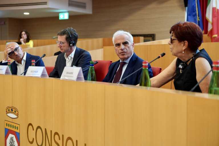 L’Ue premia la Puglia per il progetto per la vaccinazione anti-Covid di migranti e lavoratori stagionali – VIDEO