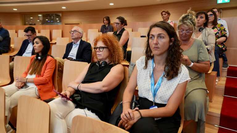 Galleria foto 'L’Ue premia la Puglia per il progetto per la vaccinazione anti-Covid di migranti e lavoratori stagionali – VIDEO' - foto 2