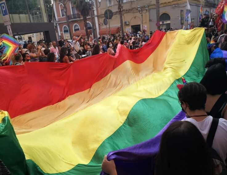 Foggia, piazze e strade arcobaleno: il Pride torna in città al grido di «Amiamoci e facciamo rumore»