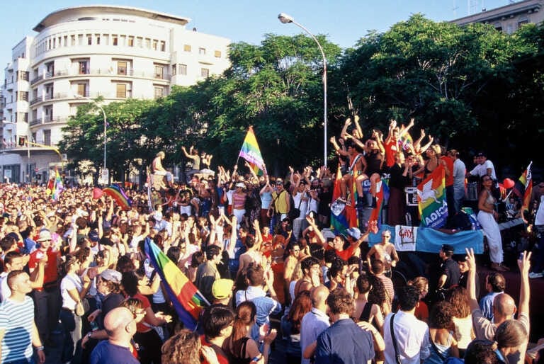 Torna a Bari la parata dell’orgoglio arcobaleno ma è polemica: dopo Manila Gorio, protesta anche Giannelli