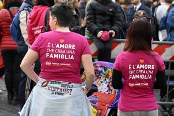 Galleria foto 'Procura Padova impugna 33 atti nascita: “Registrazione figli due mamme contro legge”' - foto 1
