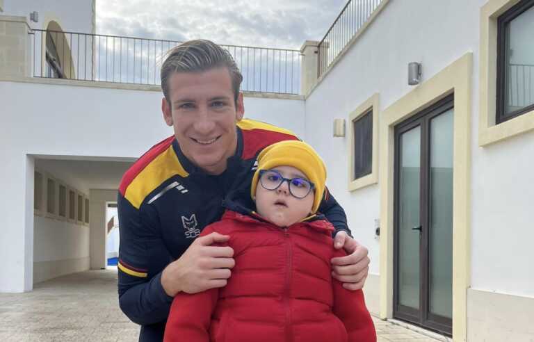 Lecce piange il piccolo Raniero: «Grazie per averci insegnato a non mollare. Sarai il nostro angelo custode»