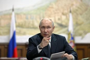 Rivolta Wagner e Prigozhin, Putin avvia le ‘purghe’ in Russia: “Arrestato Surovikin”