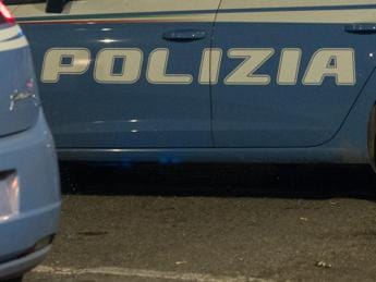 Galleria foto 'Roma, cadavere trovato in parco a Centocelle: ferite alla gola e a un fianco' - foto 1