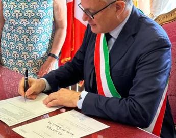 Galleria foto 'Roma, Gualtieri: “Prima registrazione di figli nati da 2 mamme”' - foto 1
