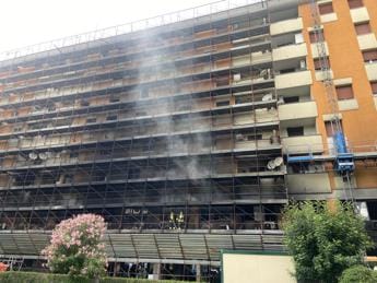 Galleria foto 'Roma, incendio Colli Aniene: 5 indagati' - foto 1