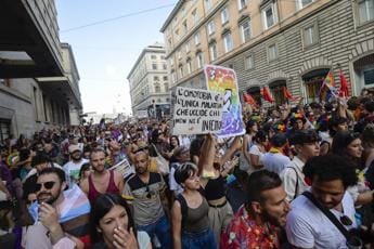 Galleria foto 'Roma Pride, Regione Lazio revoca patrocinio: scoppia la polemica' - foto 1