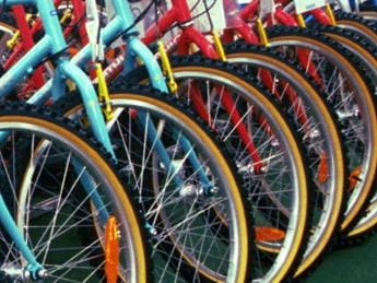 Galleria foto 'Salvini: “Targa e assicurazione per biciclette e monopattini”' - foto 1