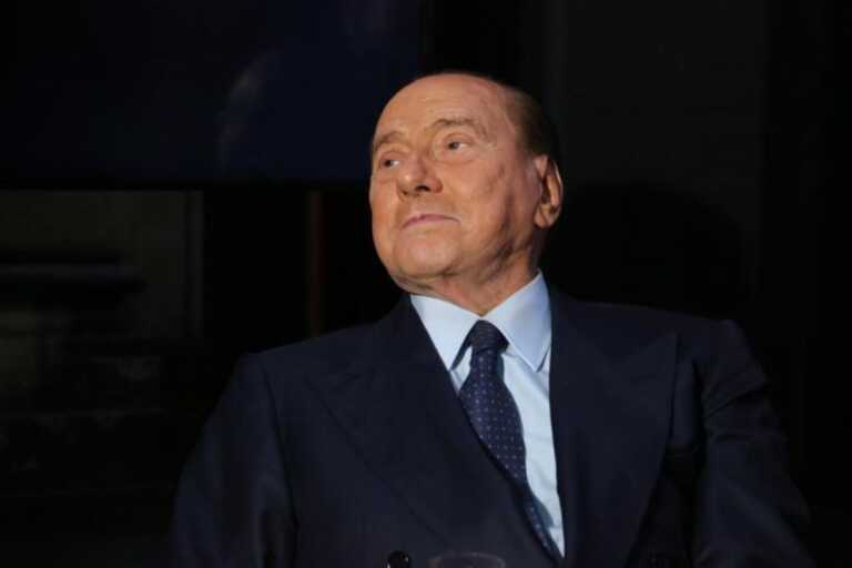 Bari, la richiesta dei consiglieri di Forza Italia al sindaco: «Intitolare una strada a Berlusconi»