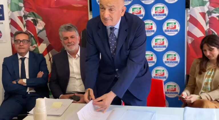 Bari, il viceministro Sisto presenta il comitato cittadino di Forza Italia: «C’è voglia di centrodestra» – VIDEO