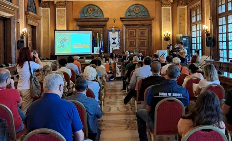 Nasce a Bari il primo sportello del Sud Italia in difesa degli animali maltrattati: l’iniziativa della Lav