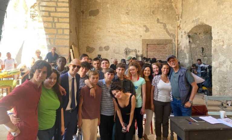 A Giovinazzo si gira la fiction Mediaset “Storia di una famiglia perbene 2”: il saluto del sindaco al cast