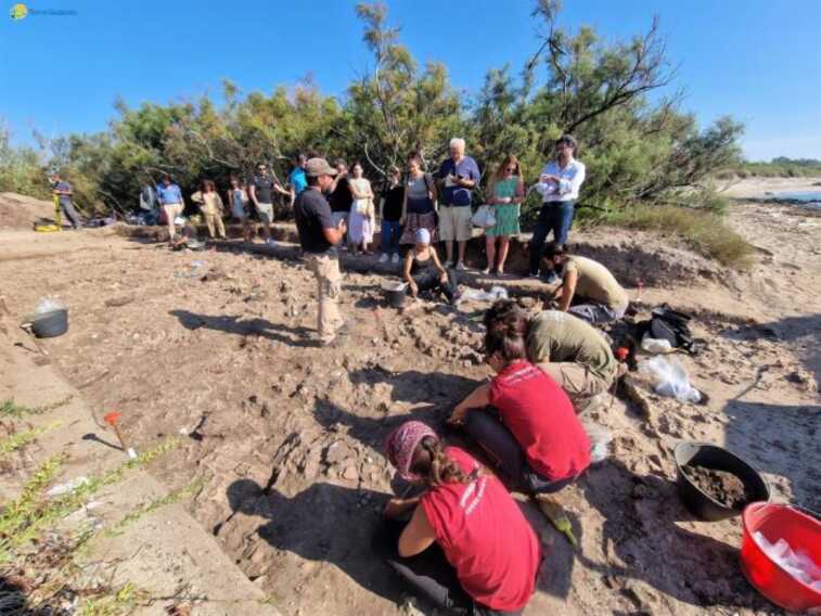 Grandi scoperte a Torre Guaceto: dirigenti regionali nel parco alla vigilia della chiusura degli scavi
