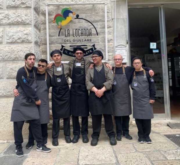 Trani, nasce il truck food “RistorArte”: 8 giovani disabili portano in giro il gusto dell’imperfezione