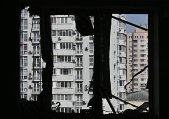 Galleria foto 'Ucraina, ancora missili su Kiev: almeno 3 morti' - foto 1