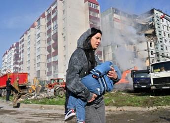 Galleria foto 'Ucraina, bombe su Vovchansk e Ivashky. A Dnipro uccisa bimba di 2 anni' - foto 1