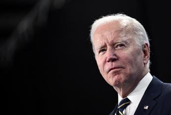 Galleria foto 'Usa, Biden firma legge aumento tetto debito: scongiurato default' - foto 1
