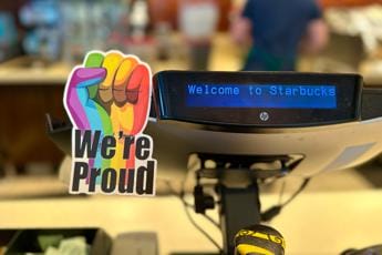 Galleria foto 'Usa, licenziata perché bianca: Starbucks paga 25,6 milioni di dollari a ex manager' - foto 1