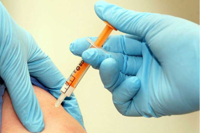 Ampliare la copertura vaccinale contro il Papilloma Virus: in Puglia depositata una proposta di legge