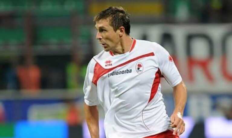 Bari, parla l’ex attaccante biancorosso Kutuzov: «È il pubblico la chiave del successo»