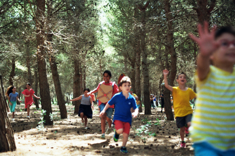 Una vacanza per i bimbi affetti da malattie rare: via alla raccolta fondi per creare l’Invictus Camp in Puglia – VIDEO