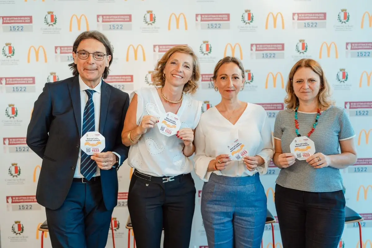 Galleria foto 'McDonald’s e Comune di Bari insieme contro la violenza sulle donne' - foto 1