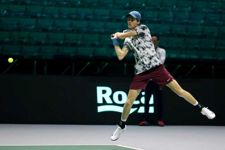 Galleria foto 'Sinner eliminato in semifinale a Wimbledon da Djokovic' - foto 1