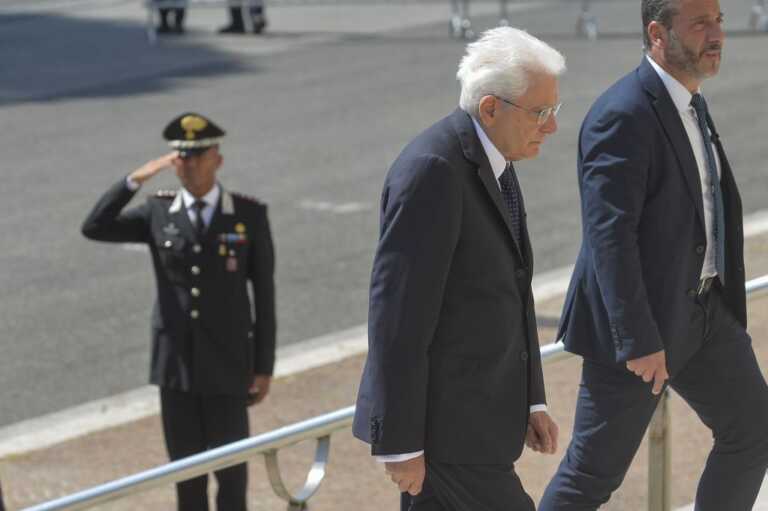 Galleria foto 'Via d’Amelio, Mattarella “Paese si inchina alla memoria di Borsellino”' - foto 1