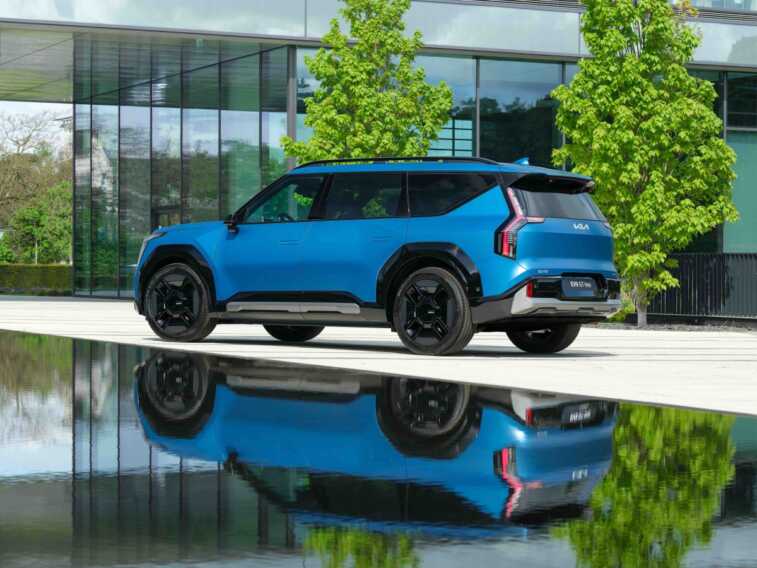 Kia EV9, svelati i prezzi di lancio del Suv 100% elettrico