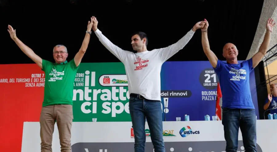 Galleria foto 'Contratto terziario, sindacati in piazza a Bologna per il rinnovo' - foto 1