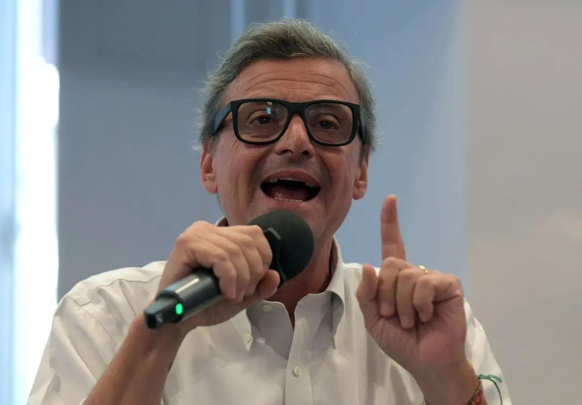 Galleria foto 'Salario minimo, Calenda “Se da destra un buon provvedimento lo voteremo”' - foto 1