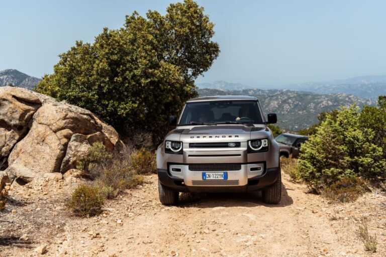 Range Rover e Defender in sardegna per delle experience esclusive