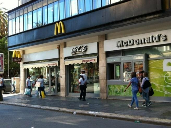 Bari: “Condizionamento inadeguato”, chiudono i McDonald’s di via Sparano e Casamassima
