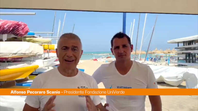Galleria foto 'Pecoraro Scanio con campione olimpico Mascarenhas “Proteggere il mare”' - foto 1
