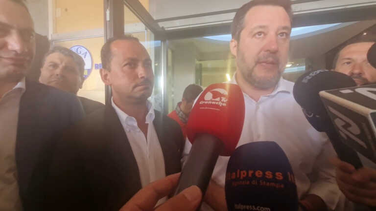 Galleria foto 'Salvini “Schlein paga il personal shopper e parla di salario minimo?”' - foto 1