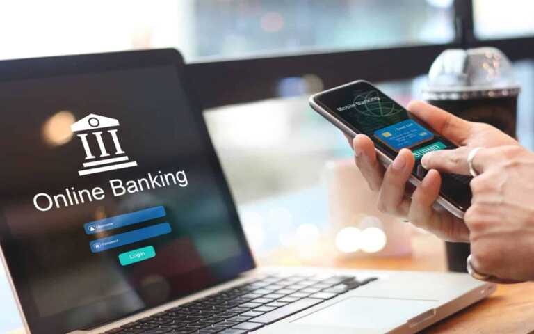 Addio alle banche fisiche, resistono Bat e Brindisi