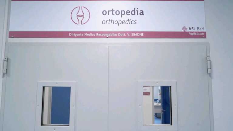 Galleria foto 'Interventi più rapidi e precisi all’ospedale di Putignano, primo in Puglia a dotarsi di un robot ortopedico' - foto 3