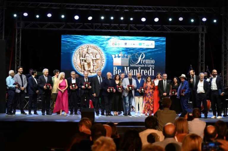 Galleria foto 'Al festival Terre d’Acqua i premi alla Puglia che cambia e innova: un riconoscimento anche per Al Bano' - foto 1