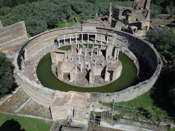 Galleria foto 'Al via festival ‘Extravillae’ a Villa d’Este di Tivoli, un’immersione nella bellezza' - foto 1