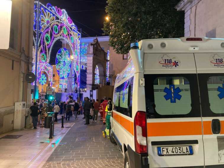 Madonna della Bruna: dieci persone ferite durante la festa a Matera. Trauma cranico per una 55enne