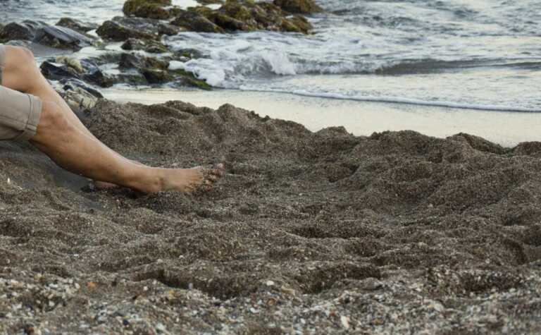 Salento, malore in spiaggia: muore un 80enne