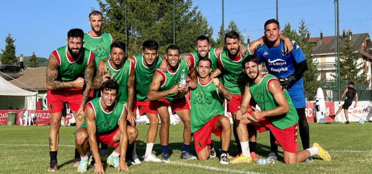 Bari, primo gol in partitella per Menez. Lavoro personalizzato per Zuzek dopo una botta alla spalla