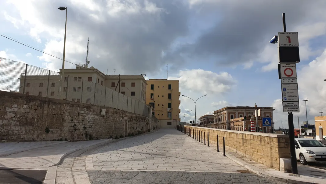 Zona a traffico limitato a Bari Vecchia: novità su varchi, aree sosta e “strade verdi”