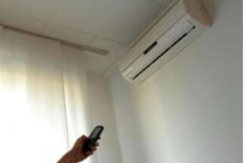Caldo, condizionatori e caro bolletta: 10 consigli per risparmiare