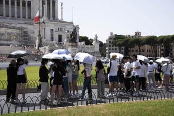Galleria foto 'Caldo record in Italia, mercoledì 19 luglio il picco: 23 città da bollino rosso' - foto 1