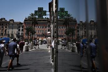 Galleria foto 'Caldo record in Italia, oggi 18 città da bollino rosso. Al Nord tregua meteo' - foto 1